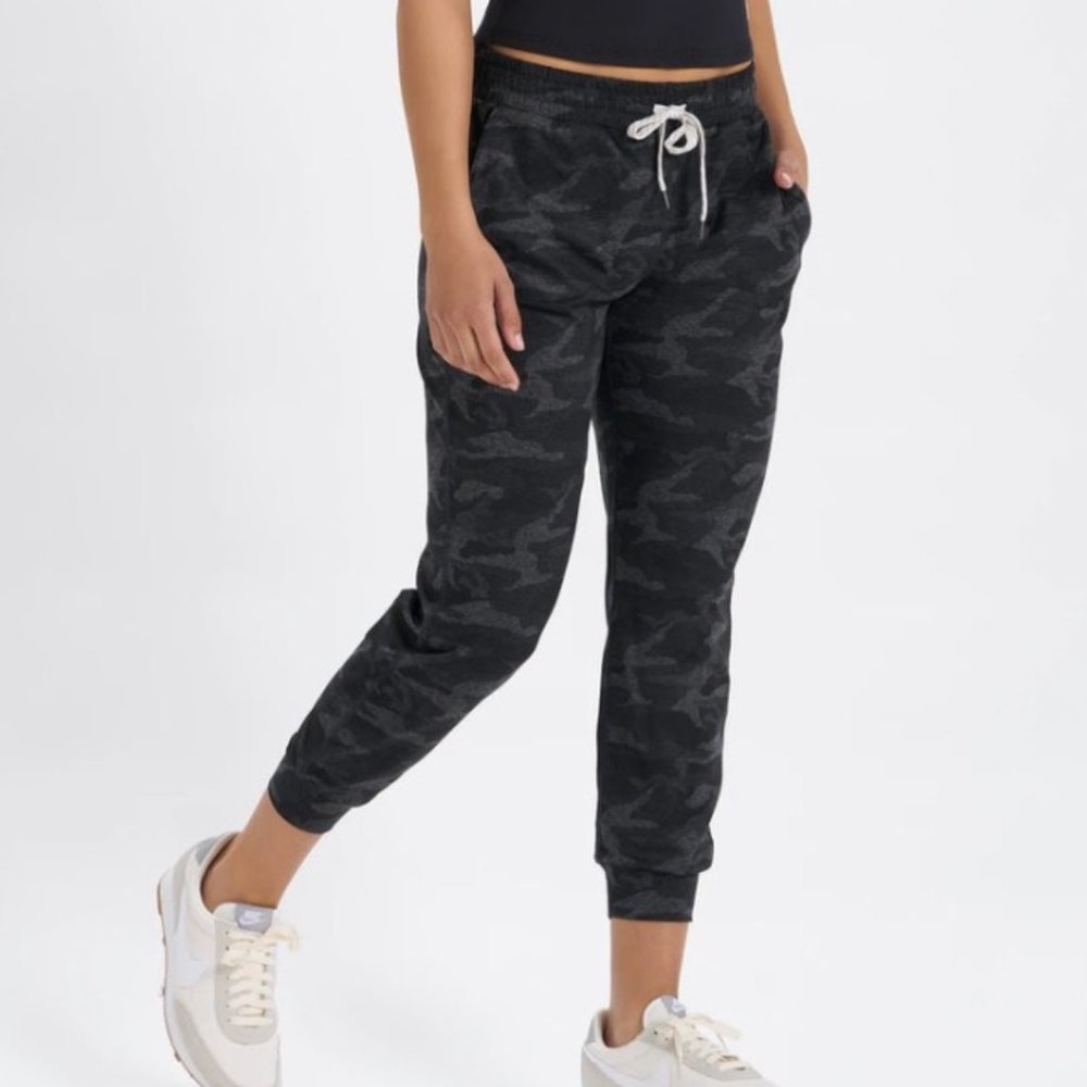 Vuori Black Gray Camo Joggers